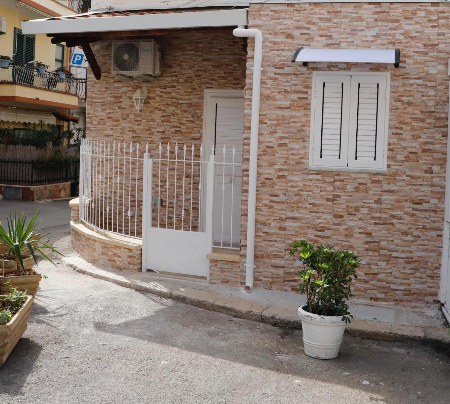 Lo Scarrozzo Room Palermo Ngoại thất bức ảnh